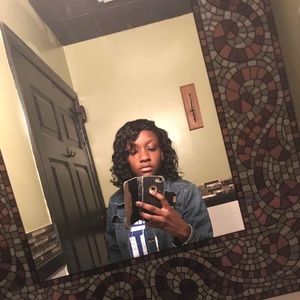 Meet your Posher, Kayla